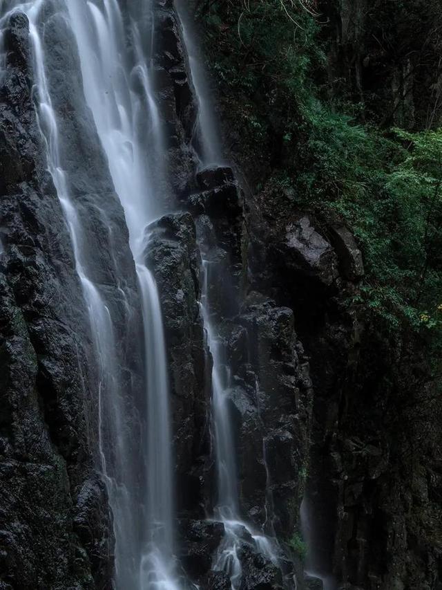 废弃洞穴逃生